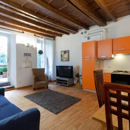 La Piccola Corte Al 24 - Affitti Brevi Italia Lecco Luaran gambar